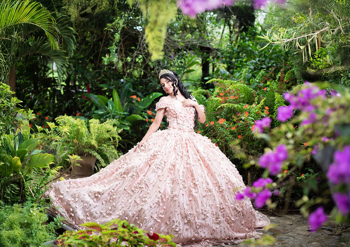 Sesión de XV años en Luxury Studios